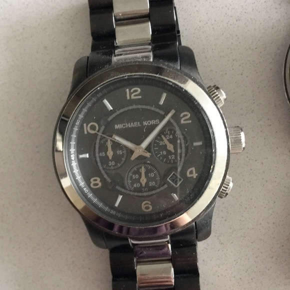 Group of Michael Kors watches (1 mens and 3 woman)